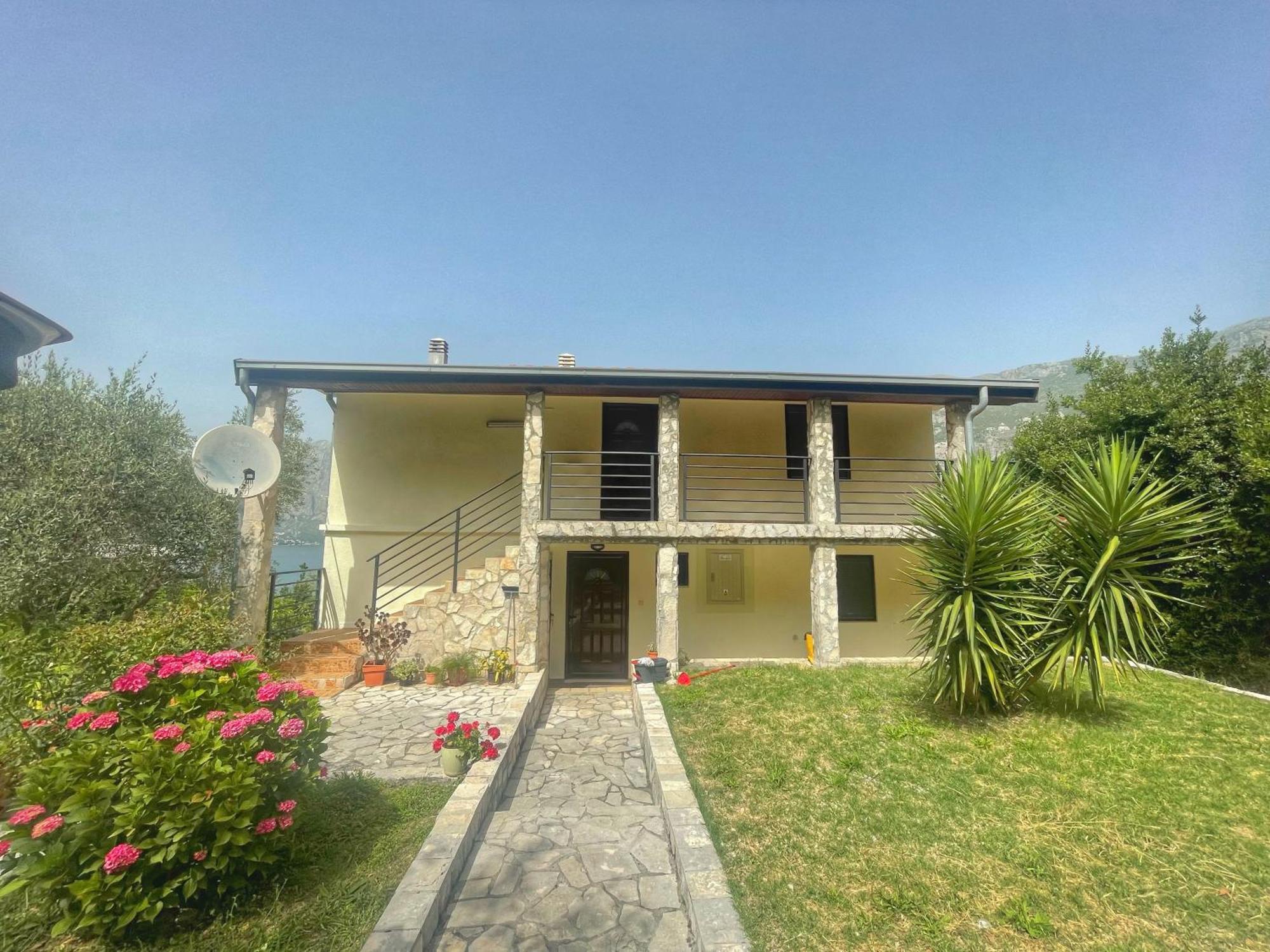 Apartments Krivokapic Prcanj With Bay View Kotor Zewnętrze zdjęcie
