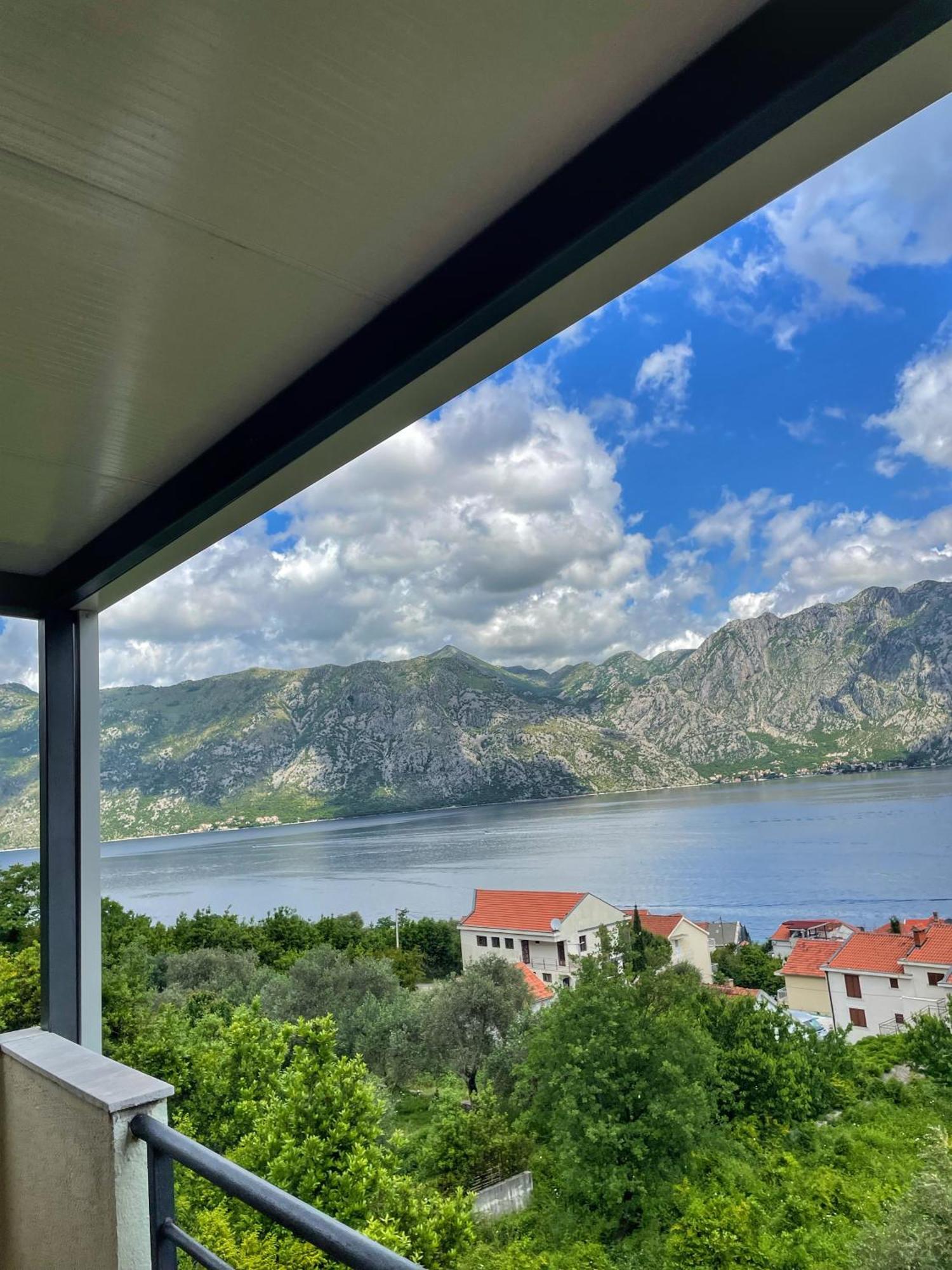 Apartments Krivokapic Prcanj With Bay View Kotor Zewnętrze zdjęcie